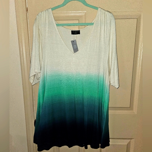 Lane Bryant Tops - #212 Lane Bryant-Off-White/Green/Turquoise/Blues Tye Dyed Tunic Top.sz. 26/28W